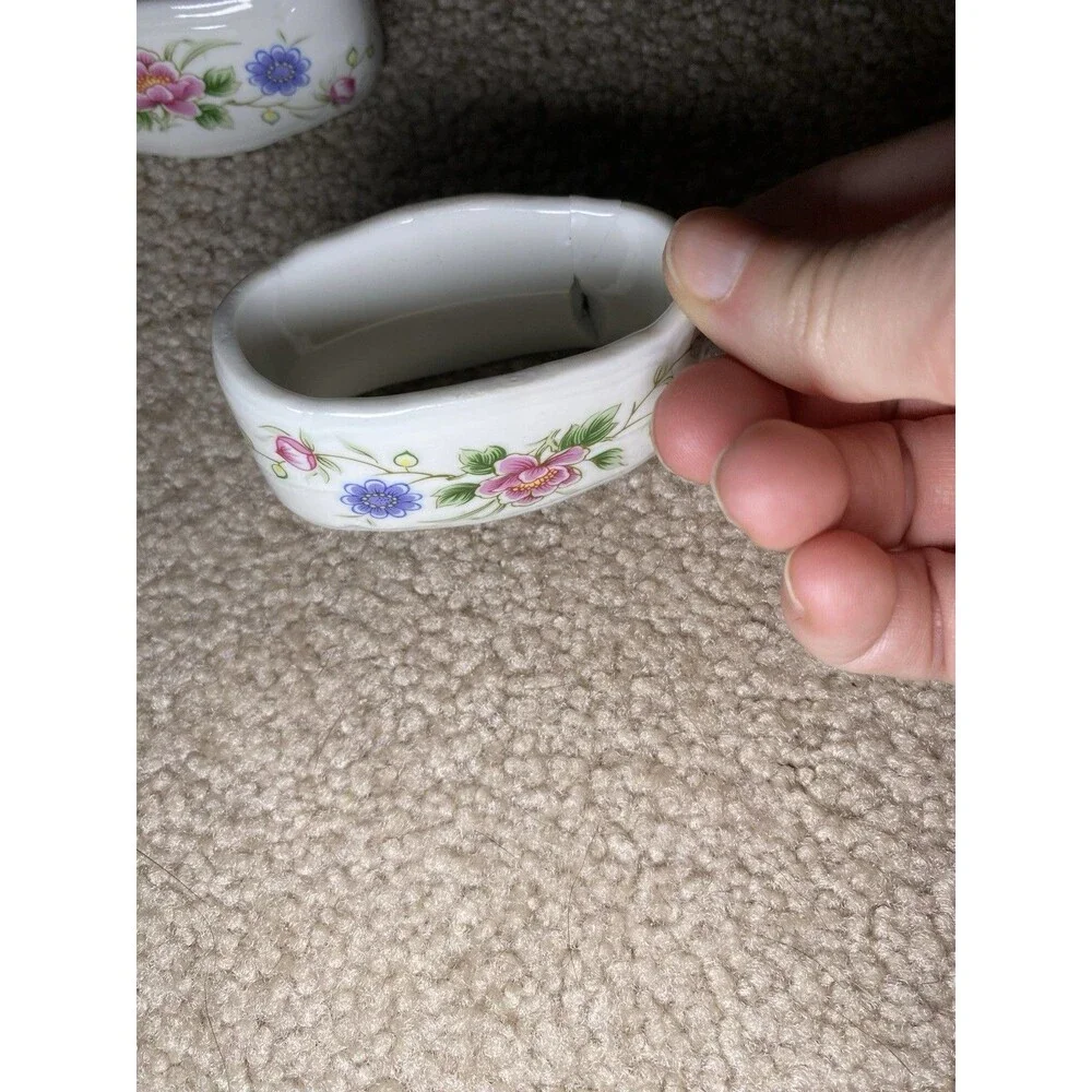Set of 4 Andrea by Sadek Porcelain Floral Napkin Rings 2